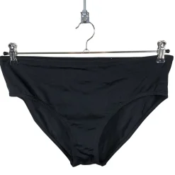 Naisten bikinit, koko 48